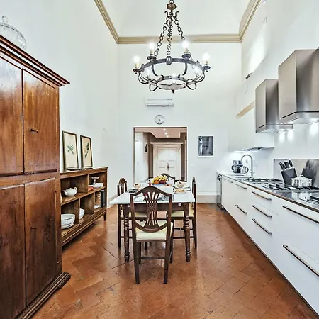 Apartment Dimora Del Palazzo Aldobrandini Del Papa By Interhome Florenz